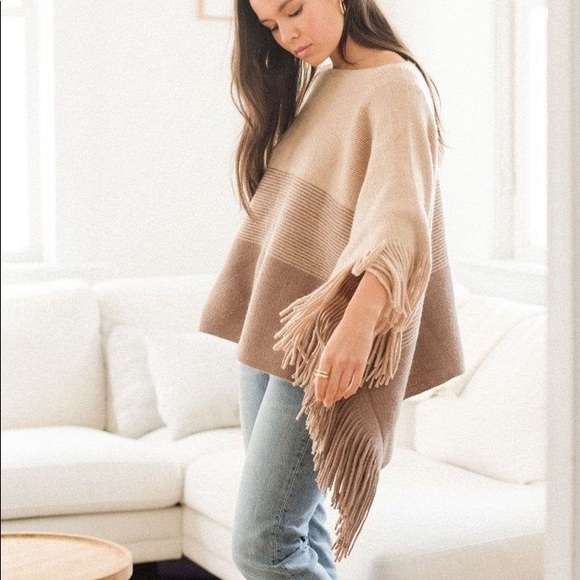 PERFECT FOR FALL 🍂 Gentle Fawn one size fits all sweater/poncho - Picture 2 of 5